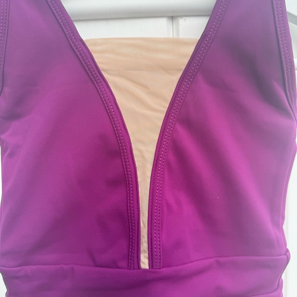 NWT Tiger Friday Dancewear Oscar Leotard with Porcelain Mesh CXL Color Mulberry - Picture 4 of 9